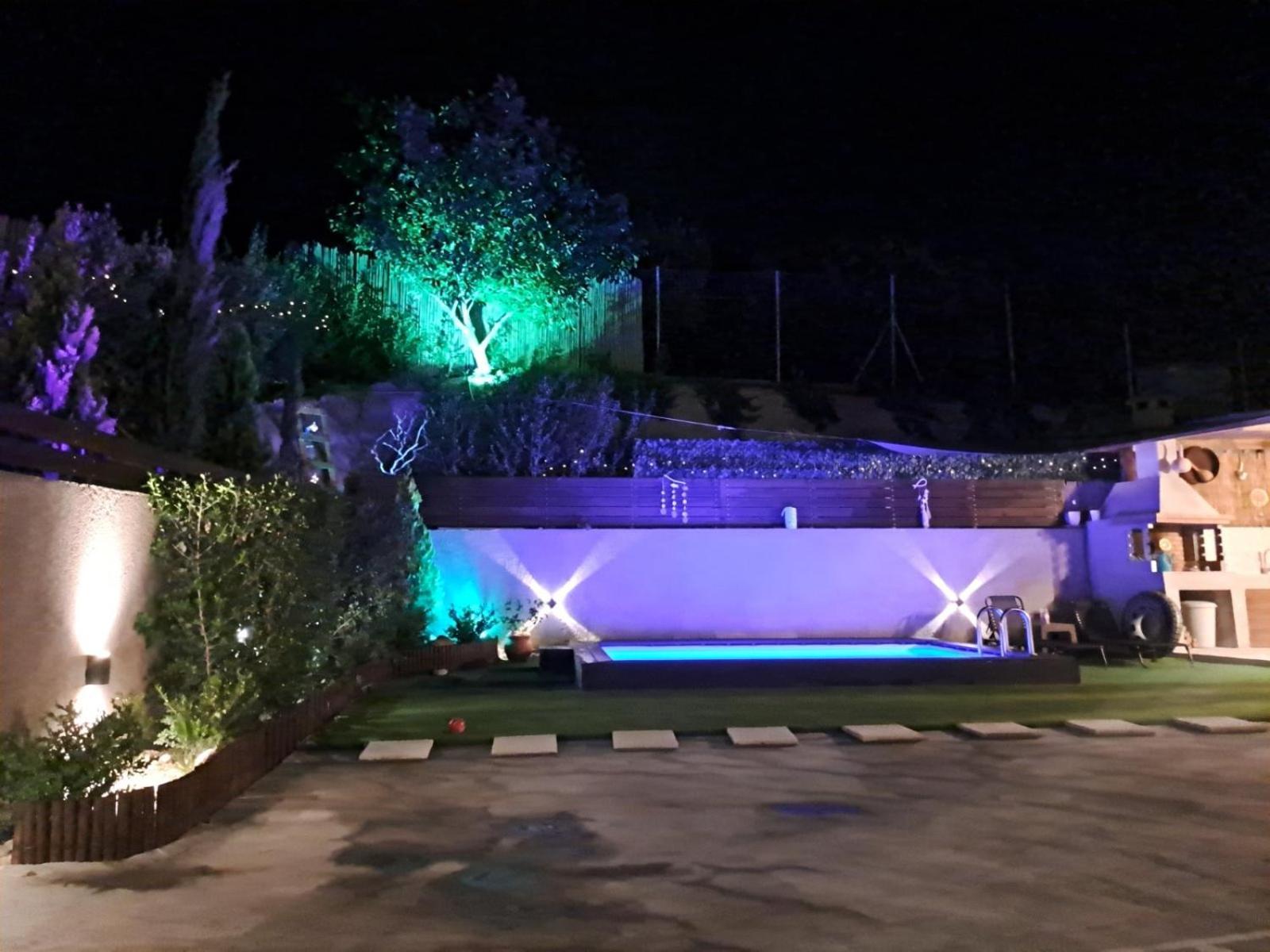 Natural House With Pool & Private Parking